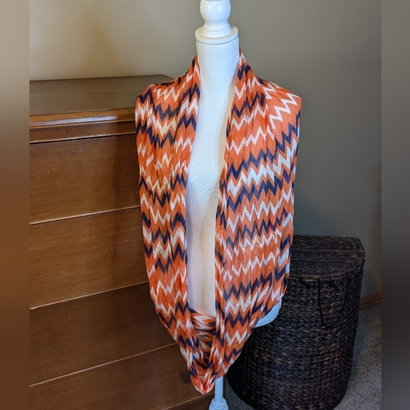 Charming Charlie Chevron Viscose Infinity SCARF Broncos / Florida Gators colors! - Picture 2 of 12